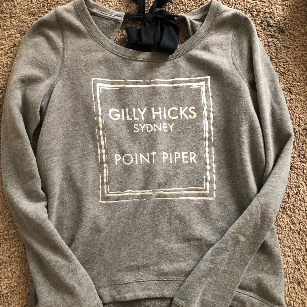 Gray keyhole back shirt